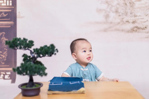 鹤壁宝宝半夜吐了怎么回事